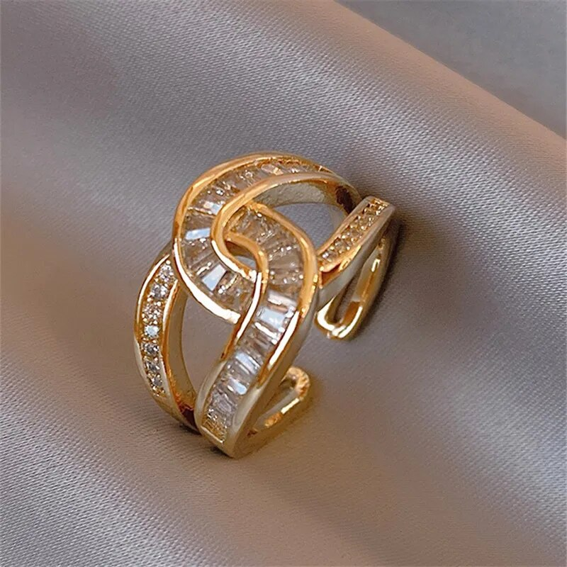 KNOTTED RING