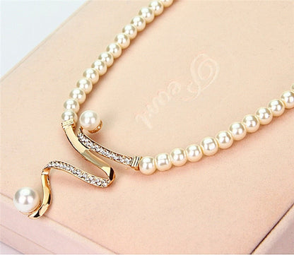 PEARL NECKLACE & EARRINGS SET