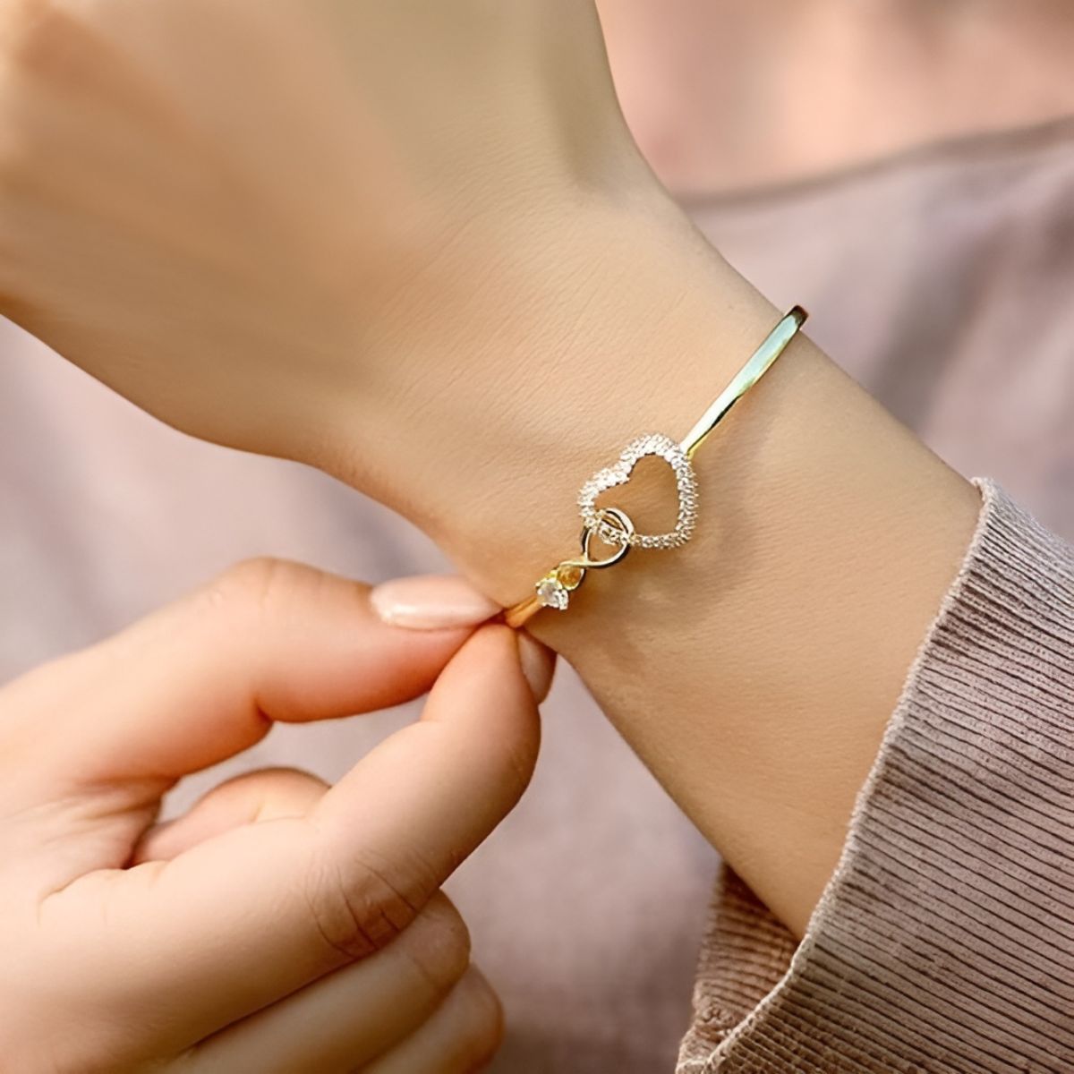 ENDLESS LOVE | BRACELET FOR MOTHER AND DAUGTHER (1+1 FREE)